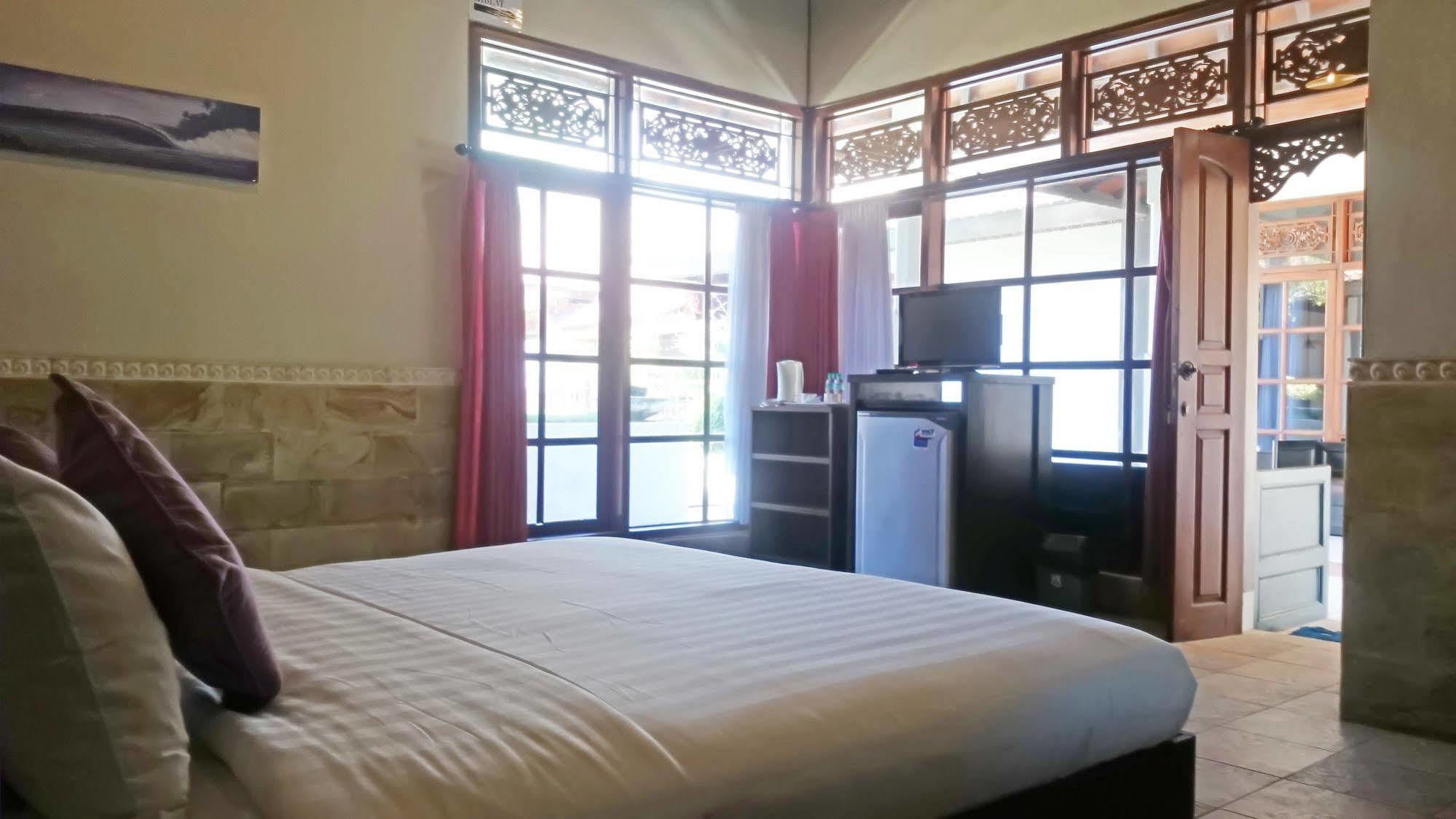 Hana Kuta Beach Hotel Екстер'єр фото