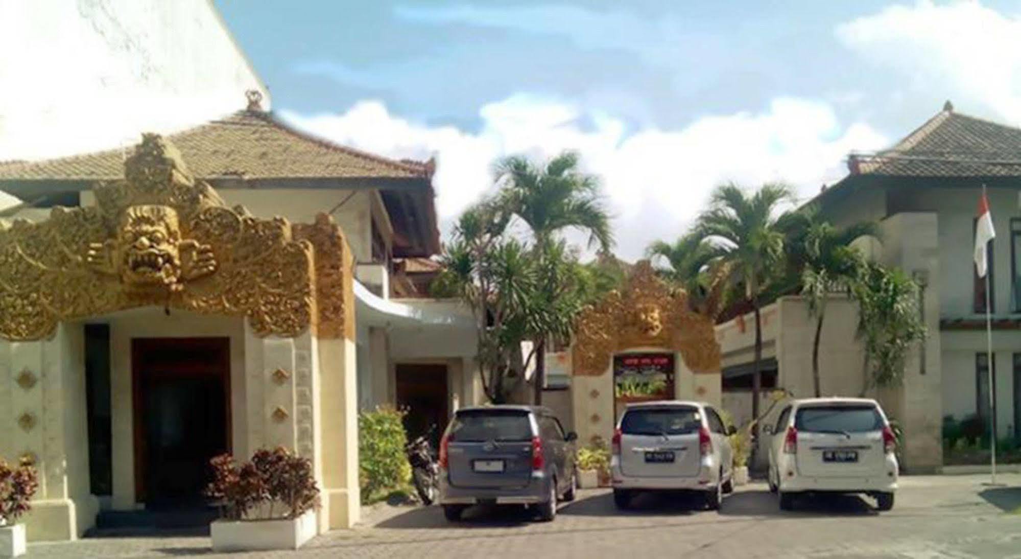 Hana Kuta Beach Hotel Екстер'єр фото